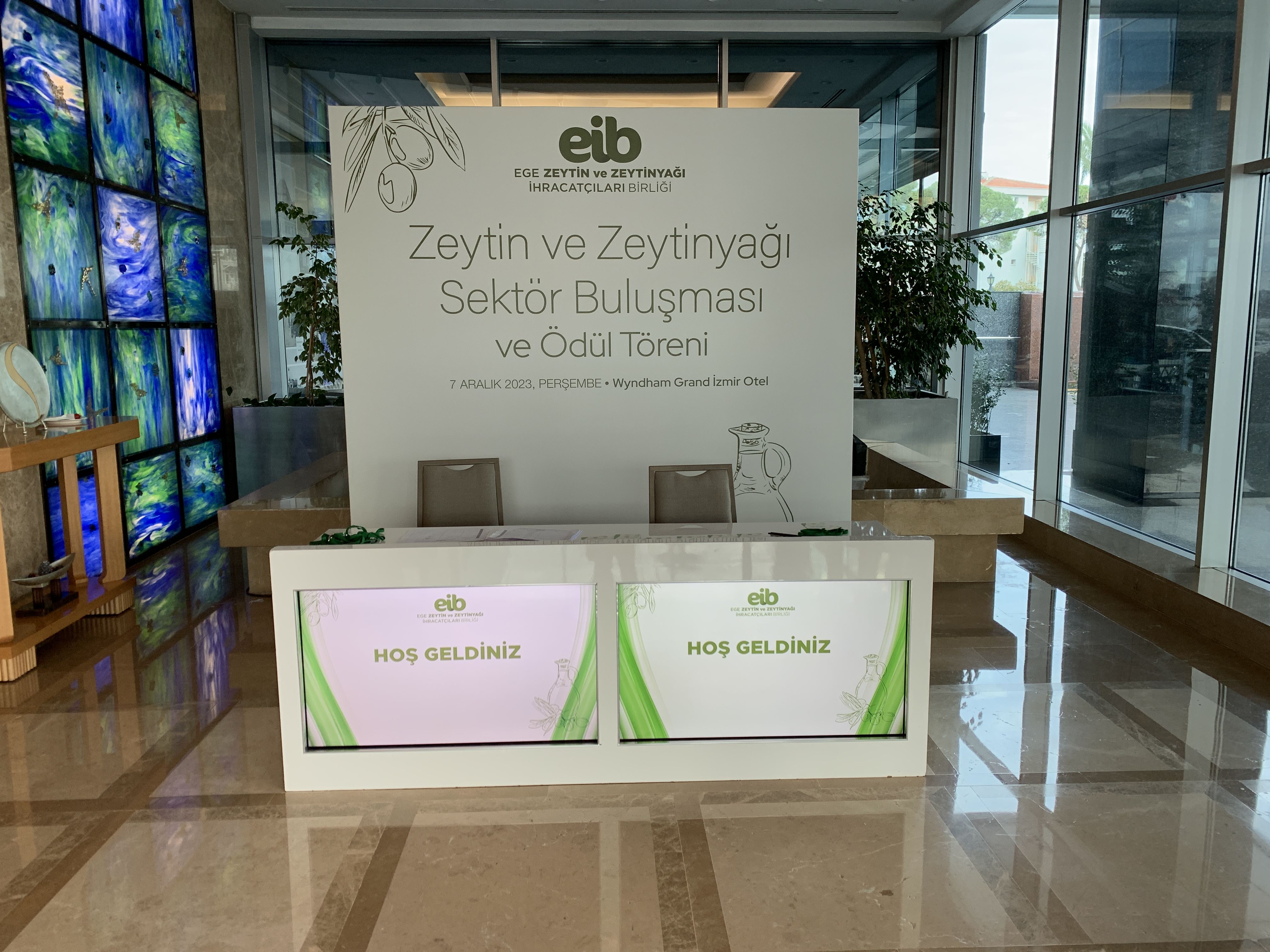 Profesyonel Karşılama Desk